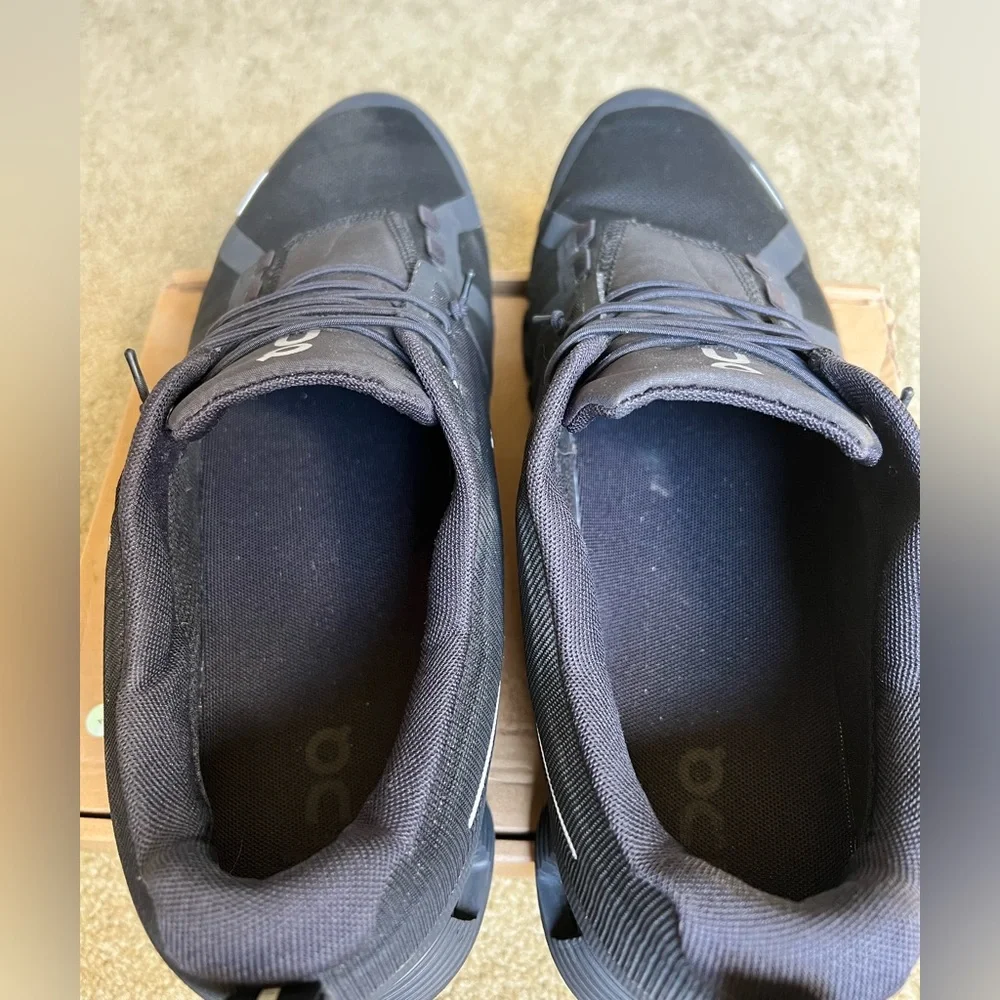 On Cloud 5 Waterproof Men’s Shoes Size 12 Black Performance Running Gently Used